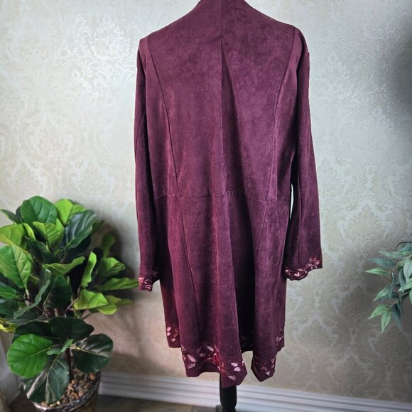 Curations Size 1X Burgundy Floral Embroidered Long Open Front Blazer Faux Suede - Picture 8 of 12